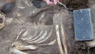 Arheolozi u čudu: U grobu Nataše, sahranjene pre 2.000 godina, nađeno nešto što liči na ajfon (FOTO)