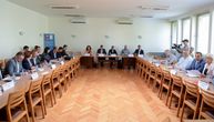 Raised voices at 5th meeting between authorities and opposition: Here's what it was about (PHOTO)