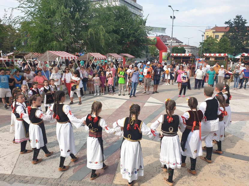 Izadji mi na teglu kruševac Izadji mi na teglu kruševac