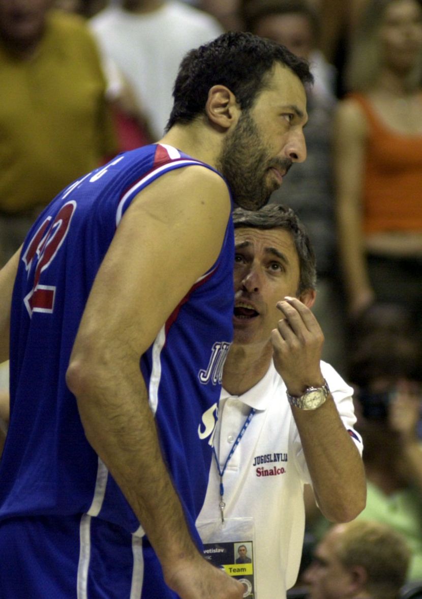 Košarkaška reprezentacija Jugoslavije, 2000, Svetislav Pešić Košarkaška reprezentacija Jugoslavije, 2000, Svetislav Pešić