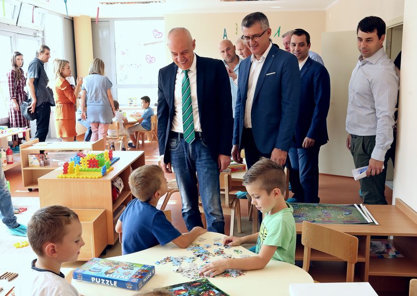Gradonačelnik Zoran Radojičić otvorio novi vrtić „Lazar” u Altini Gradonačelnik Zoran Radojičić otvorio novi vrtić „Lazar” u Altini
