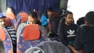 Vozač autobusa migrante prebacio na zadnja sedišta da se ne bi mešali sa profesorkom i putnicima