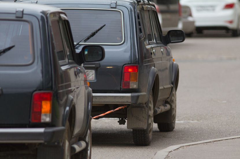 Automobili se vuka, vuca automobila zbog kvara Automobili se vuka, vuca automobila zbog kvara