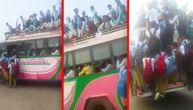 Policija zaustavila bus i šlogirala se: Zatekla 120 studenata unutra i oko njega (VIDEO)