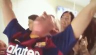 Hit reakcija posle De Jongovog gola: Frenkijev otac pao u trans u loži Barselone (VIDEO)