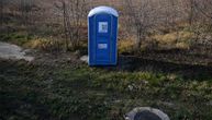 Počelo postavljanje toaleta i tuševa na jagodinskim njivama: Spas za ljude koji su ceo dan na polju