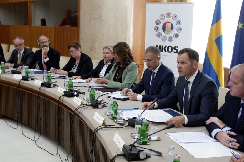 Potpisivanje Sporazuma o saradnji na uspostavljanju i razvoju nacionalnog kriminalisticko-obavestajnog sistema Potpisivanje Sporazuma o saradnji na uspostavljanju i razvoju nacionalnog kriminalisticko-obavestajnog sistema