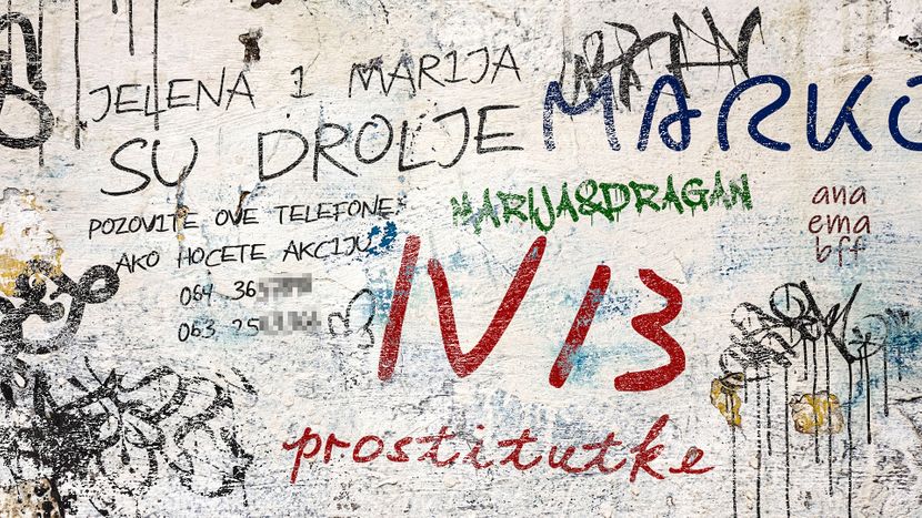 Vrsnjacko nasilje, natpisi u WC Vrsnjacko nasilje, natpisi u WC