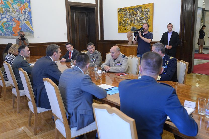 Aleksandar Vučić, Stjuart Pič Aleksandar Vučić, Stjuart Pič