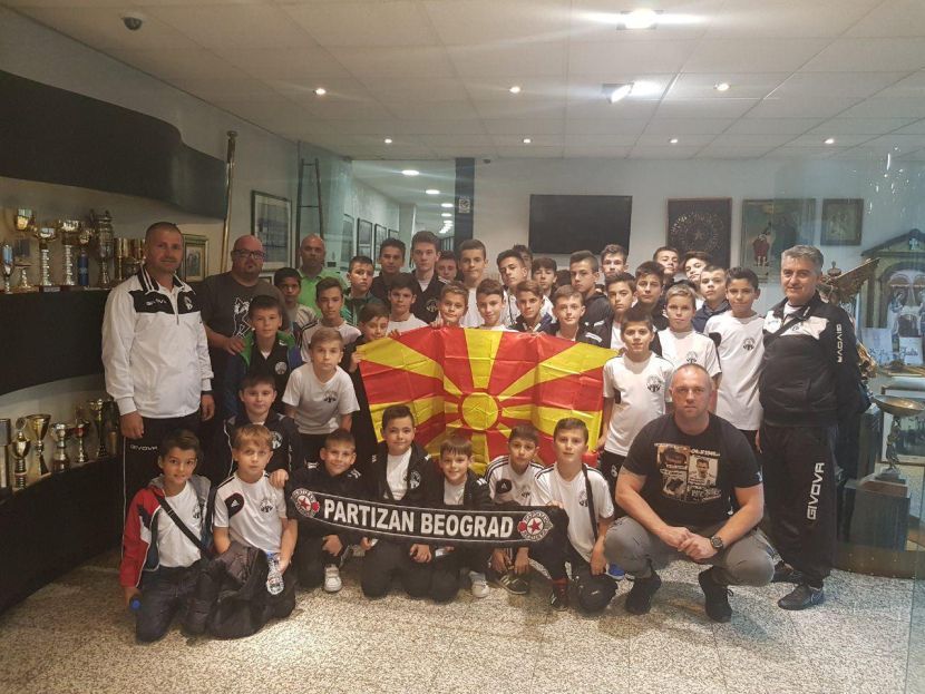 Mali navijači Partizana, utakmica Partizan - AZ Alkmar Mali navijači Partizana, utakmica Partizan - AZ Alkmar
