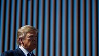 Tramp obišao zid na granici sa Meksikom: Poručio da će biti toliko vreo da će moći jaja da se prže