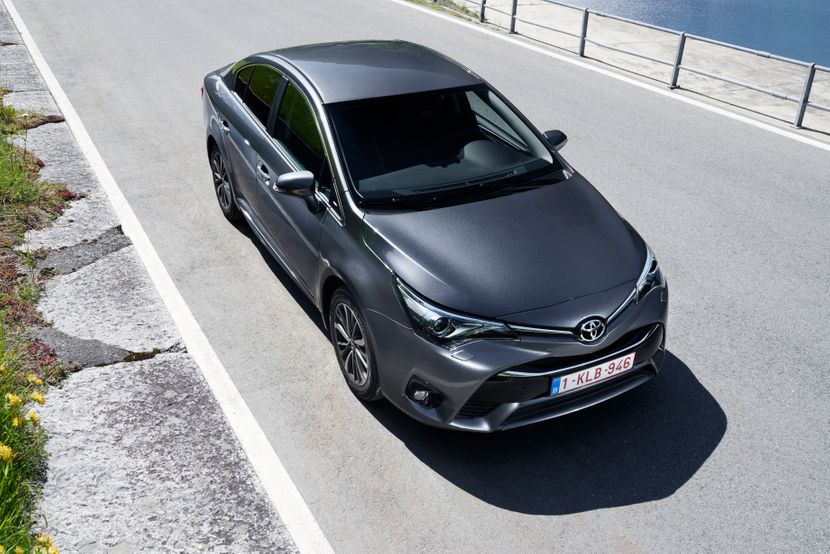 Tooyta Avensis Tooyta Avensis