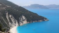 Užasno iskustvo naših turista sa najlepše plaže u Grčkoj: Izmet je plovio po vodi, nismo se okupali