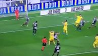 Lazović pogodio prečku Juventusa i očajavao, a onda je evrogol sa 25 metara šokirao Bufona! (VIDEO)