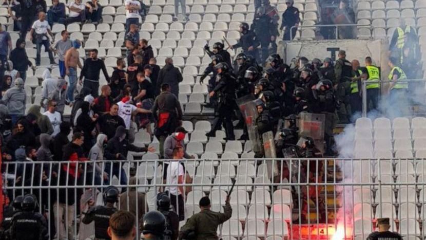 Autokomanda, FK Partizan - FK Crvena zvezda, 161. Veciti derbi, tuča navijača