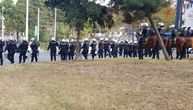 Autokomanda pod opsadom: Kordoni policije čuvaju mir pod najezdom Delija i Grobara