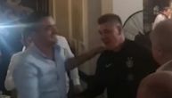 Čelnici Partizana umalo zapevali Zvezdinu pesmu "daj gol": Kraljevski doček u kafani za Miloševića