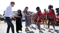 Princ Hari i Megan sa sinom Arčijem stigli u Južnu Afriku: Svi plešu, a na ulicama vojska