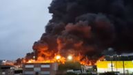 Veliki požar u fabrici hemikalija na severu Francuske, vatru gasi 130 vatrogasaca