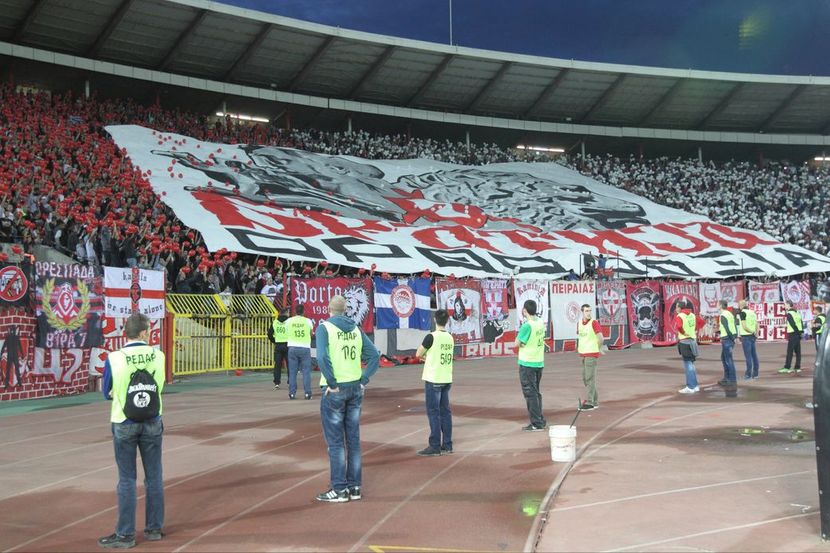FK Olimpijakos, FK Crvena zvezda, koreografija FK Olimpijakos, FK Crvena zvezda, koreografija