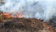 Visoke temperature pogoduju požarima: MUP apeluje da se ne spaljuje trava i nisko rastinje, kazne su paprene