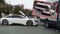 Gastarbajter u BMW-u iz čista mira udario u kombi usred Lazarevca: "Ovom treba oduzeti dozvolu"