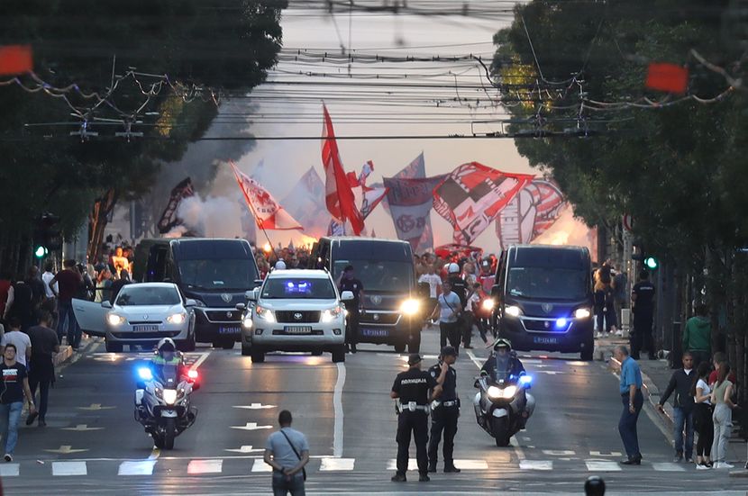 Serbia News - Page 33 002navijaci-crvene-zvezde-foto-marko-joavanovic-830x0