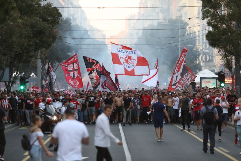 Serbia News - Page 33 007navijaci-crvene-zvezde-foto-marko-joavanovic-830x0