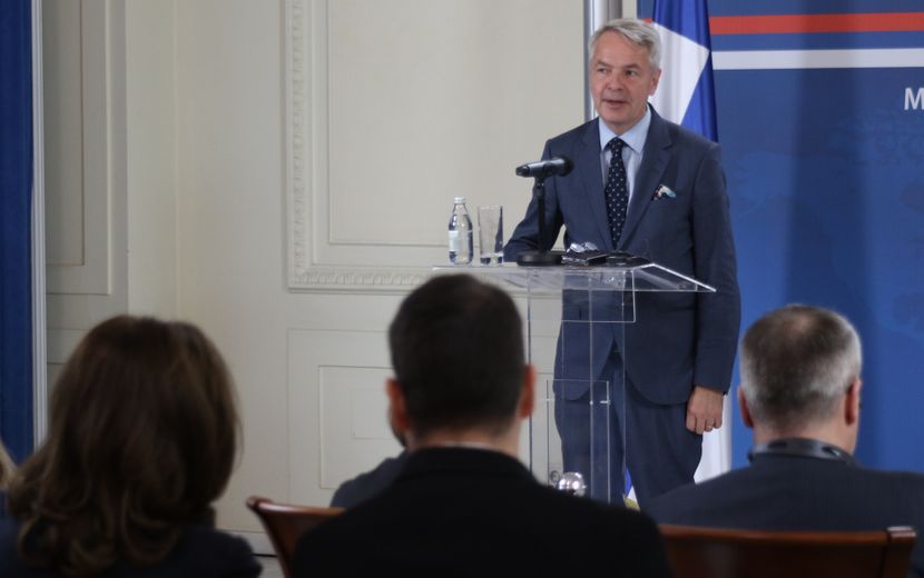 Ivica Dacic, Peka Havisto Ivica Dacic, Peka Havisto