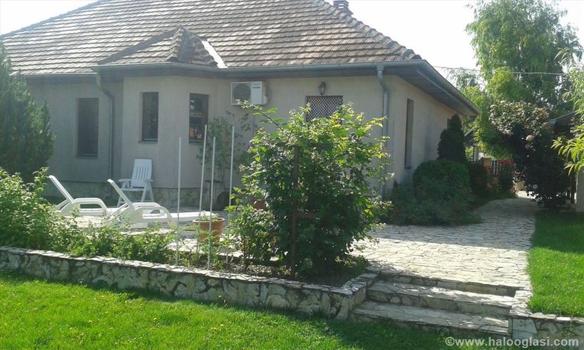 Kuća u blizini Beograda od 100.000 evra Kuća u blizini Beograda od 100.000 evra