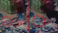 Snimak sramne krađe u Novom Sadu: Majka sa ćerkom uzela devojčici telefon dok je ona birala sveske