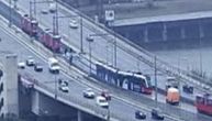 Tramvaj iskočio iz šina na Mostu na Adi: Povređena putnica