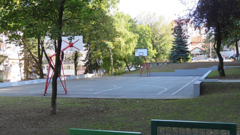 Rekonstruisano igralište u Učiteljskom naselju Rekonstruisano igralište u Učiteljskom naselju