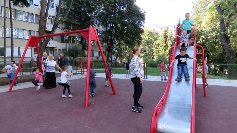 Rekonstruisano igralište u Učiteljskom naselju Rekonstruisano igralište u Učiteljskom naselju