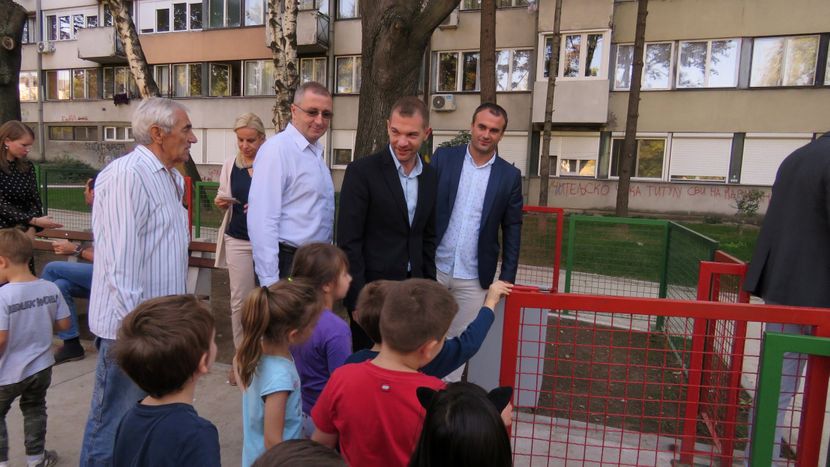 Rekonstruisano igralište u Učiteljskom naselju Rekonstruisano igralište u Učiteljskom naselju