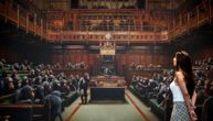 Benksijeva slika prodata za više od 11 miliona evra: Šimpanze u britanskom parlamentu