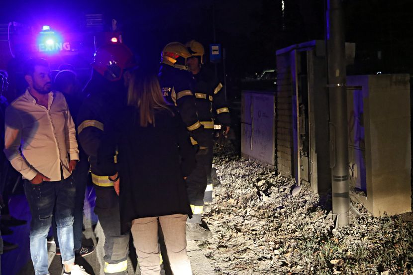 Saše kovacevića Saša, Splav i upaljena trafo stanica pred nastup Saše kovacevića Saša, Splav i upaljena trafo stanica pred nastup