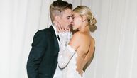 Konačno objavljene slike sa venčanja Džastina Bibera: Natpis na venčanici manekenke je pun ljubavi