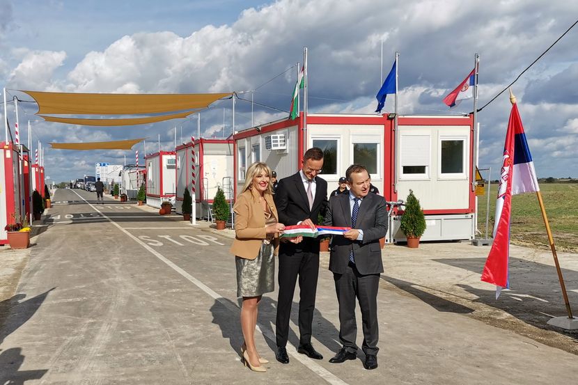Jadranka Joksimović, Ivica Dačić. granični prelaz između Srbije i Madjarske, Rabe - Kubekhaza Jadranka Joksimović, Ivica Dačić. granični prelaz između Srbije i Madjarske, Rabe - Kubekhaza