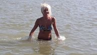 Hrabra Branka pliva u Dunavu usred oktobra, i to sa osmehom: Kaže da za nju nema virusa, ni prehlada