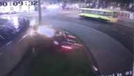 Snimak nezgode na Slaviji: Ovako se vozač velikom brzinom zakucao u fontanu