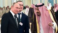 Putin kralju Salmanu poklonio pticu, a ona je jednim potezom pokazala šta "misli" o njihovom susretu