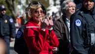 Slavna glumica Džejn Fonda ponovo uhapšena na protestu, a sa njom i njen poznati kolega
