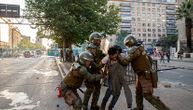 Produženo vanredno stanje u Čileu, 8 osoba poginulo u sukobima. Predsednik: "Mi smo u ratu"