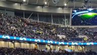 Delije se uprkos zabrani UEFA grupisale na stadionu, grmele Zvezdine pesme u Londonu!