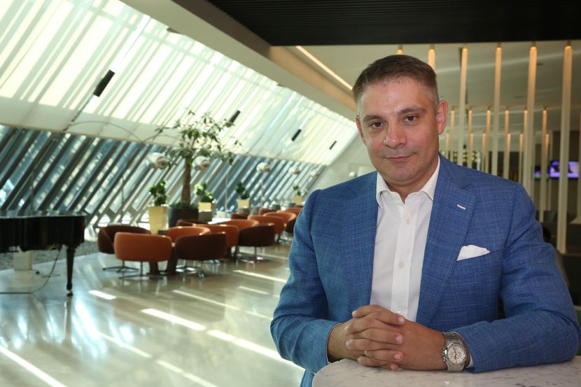 Živorad Vasić generalni direktor „Crowne Plaza Beograd“ Živorad Vasić generalni direktor „Crowne Plaza Beograd“