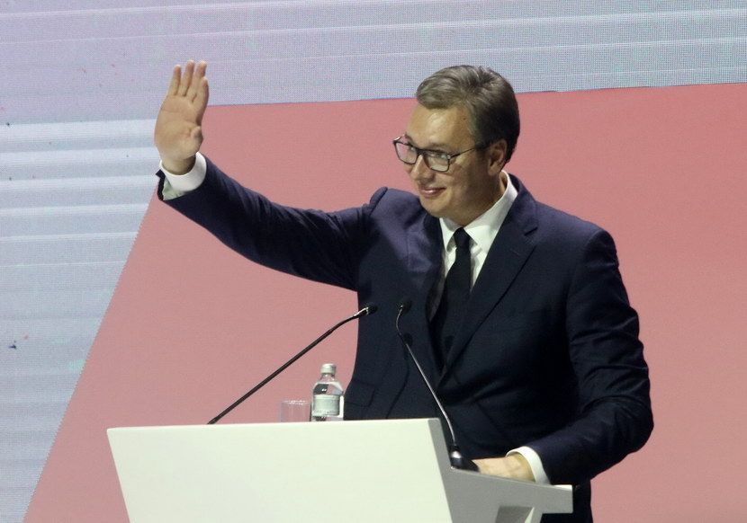 Lider SNS-a Aleksandar Vučić u Novom Sadu na proslavi 11 godina od osnivanja stranke Lider SNS-a Aleksandar Vučić u Novom Sadu na proslavi 11 godina od osnivanja stranke