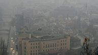 Gusta magla okovala i Sarajevo: Vidljivost je minimalna, letovi otkazani