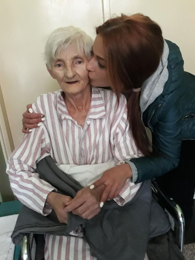 Jelena Pešić, baka, braca Jelena Pešić, baka, braca