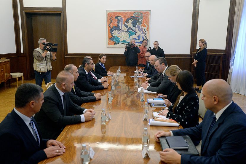 Aleksandar Vucic, Savas Aleksandar Vucic, Savas